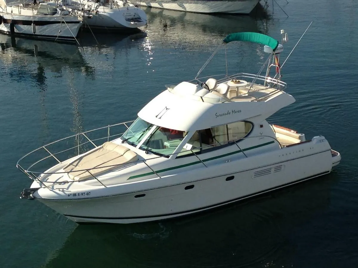 Yate 32 Pies Jeanneau Hotel Sitges Spain